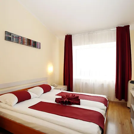 فندق Tomo Free Parking 3*