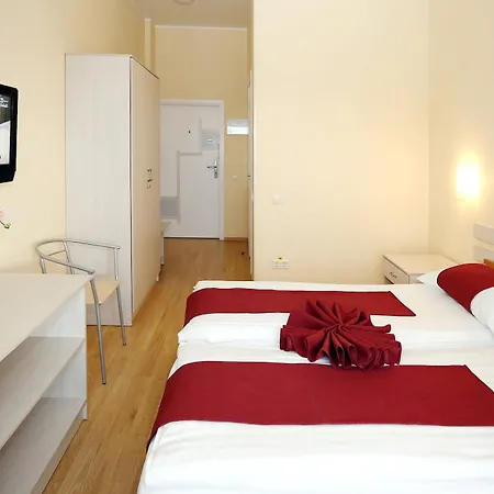 Tomo Free Parking Hotel