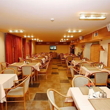 Tomo Free Parking Hotel 3*